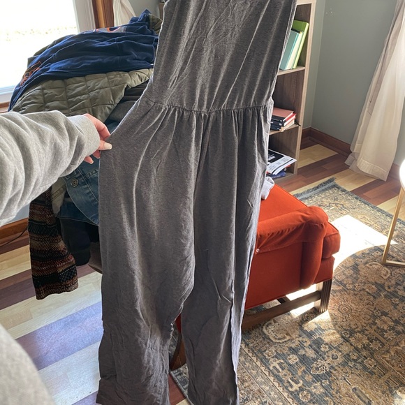 super cute pant suit - Picture 2 of 3